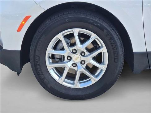 Used 2024 Chevrolet Equinox LT FWD image 23