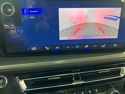 Certified 2026 Chevrolet Traverse LT w/ Sun and Wheel Package AWD/4WD image 27