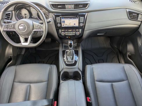 Used 2017 Nissan Rogue SL w/ SL Premium Package FWD image 16