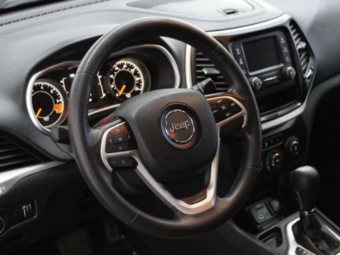 Used 2014 Jeep Cherokee Sport FWD image 28