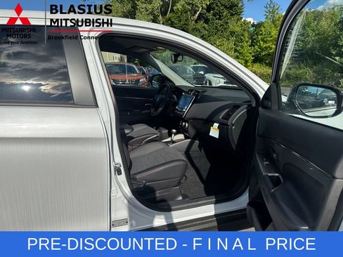Used 2025 Mitsubishi Outlander Sport SE AWD/4WD image 32