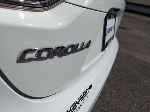 Used 2020 Toyota Corolla LE image 10