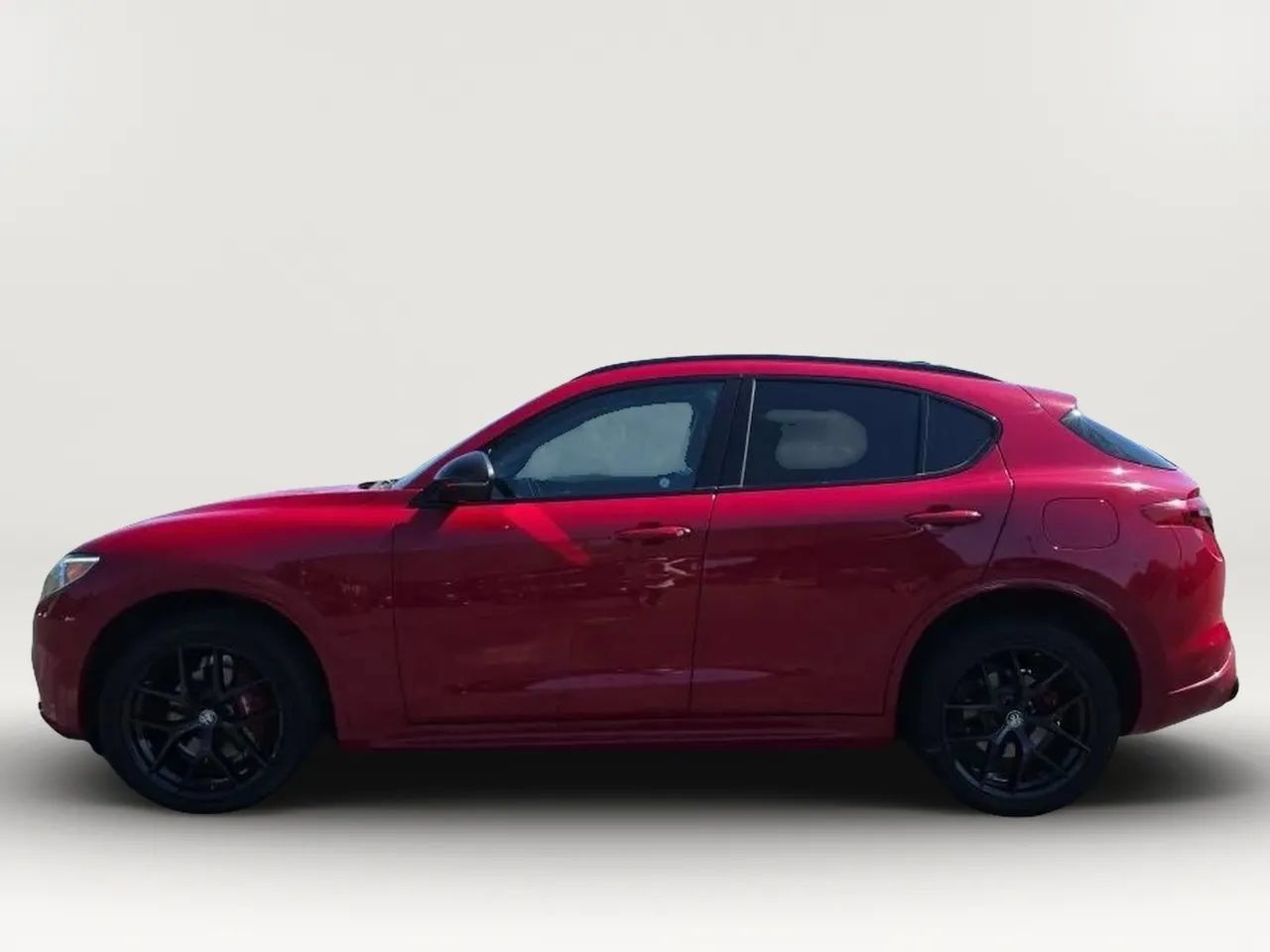 Used 2020 Alfa Romeo Stelvio Sport w/ Quick Order Package 22K Sport RWD image 4