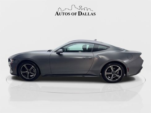 Used 2025 Ford Mustang Coupe image 5