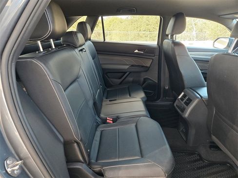 Used 2021 Volkswagen Atlas Cross Sport SE image 30