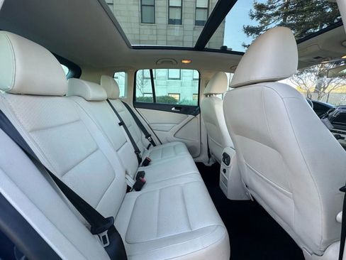 Used 2016 Volkswagen Tiguan SE image 9