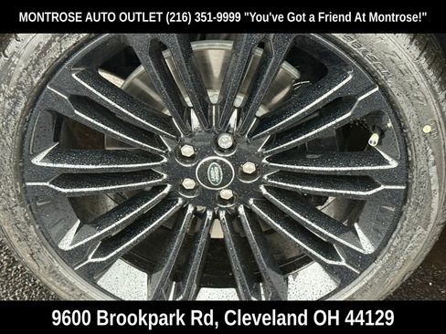 New 2026 Land Rover Range Rover Velar Dynamic SE image 10