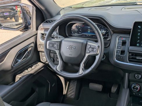 Used 2023 Chevrolet Tahoe Z71 w/ Luxury Package image 16