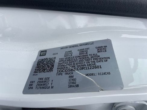 Used 2024 Chevrolet Colorado W/T RWD image 13