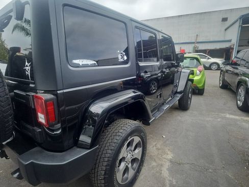 Used 2017 Jeep Wrangler Unlimited Sahara w/ Max Tow Package AWD/4WD image 7