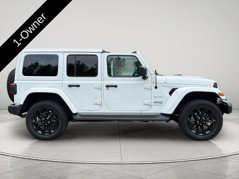Used 2023 Jeep Wrangler Unlimited Sahara w/ Cold Weather Group AWD/4WD image 6