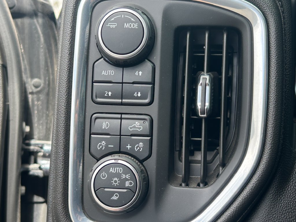 Used 2022 Chevrolet Silverado 1500 RST AWD/4WD image 22