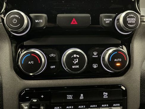 Used 2024 RAM 2500 Tradesman w/ Chrome Appearance Group image 18