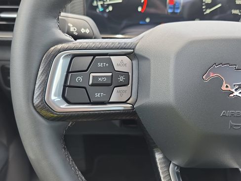 Used 2025 Ford Mustang Coupe RWD image 16