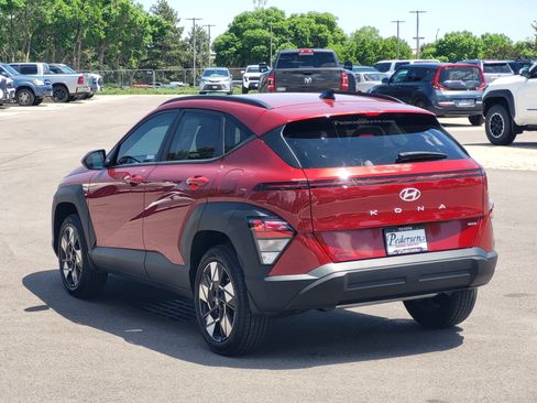 Used 2024 Hyundai Kona SEL AWD/4WD image 3