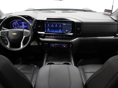 Used 2025 Chevrolet Silverado 2500 LTZ w/ LTZ Premium Package image 17