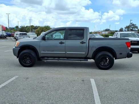 Used 2015 Nissan Titan SV w/ SV Value Truck Package AWD/4WD image 4