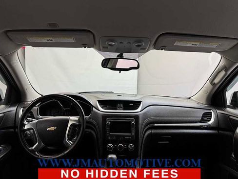 Used 2017 Chevrolet Traverse LT image 11