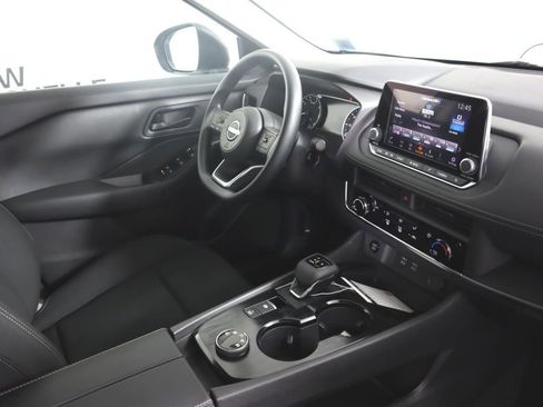 Certified 2025 Nissan Rogue S image 29