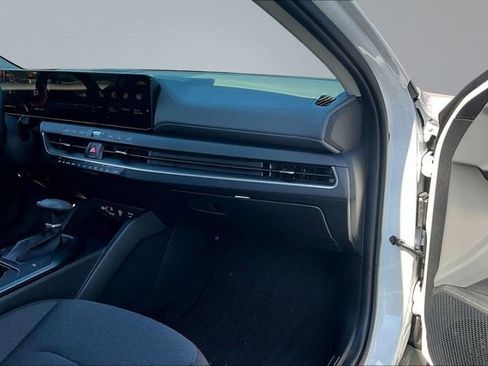 Used 2025 Kia K4 LXS image 24