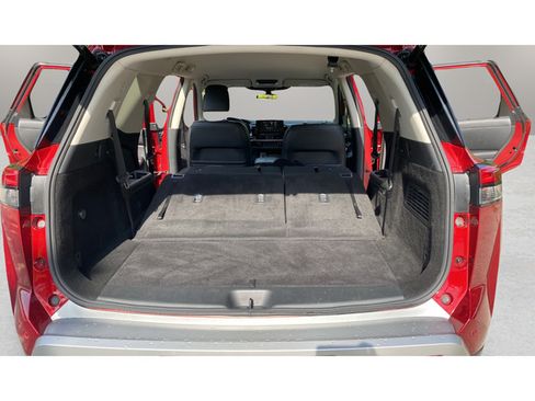 Used 2023 Nissan Pathfinder SL AWD/4WD image 39