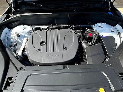 New 2026 Volvo XC90 B5 Plus w/ Protection Package Premier image 24