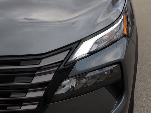 New 2026 Nissan Rogue SV image 10