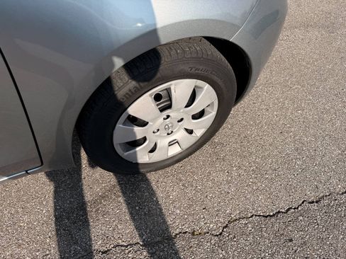 Used 2008 Toyota Yaris 2-Door Hatchback FWD image 33