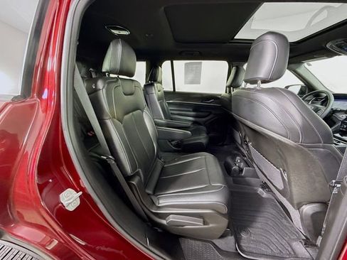 Used 2024 Jeep Grand Cherokee L Limited w/ Black Appearance Package image 29