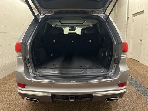 Used 2019 Jeep Grand Cherokee Summit AWD/4WD image 10
