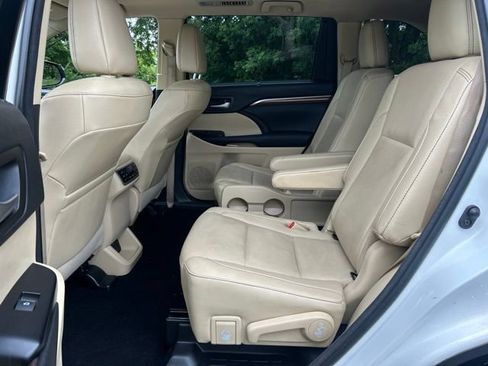 Used 2018 Toyota Highlander Limited Platinum w/ Protection Package #3 AWD/4WD image 32