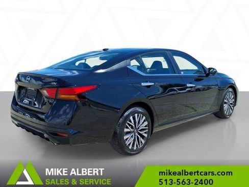 Used 2023 Nissan Altima 2.5 SV w/ SV Premium Package FWD image 7