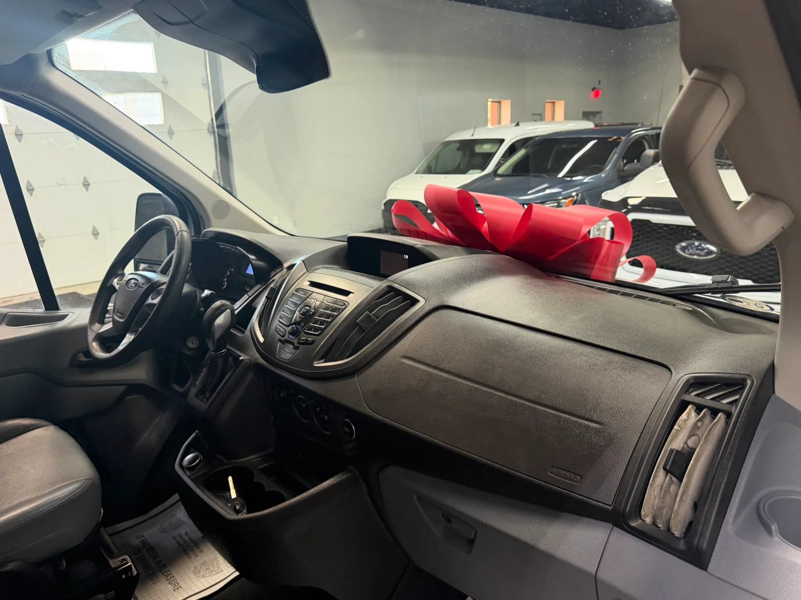 Used 2018 Ford Transit 150 XL RWD image 29