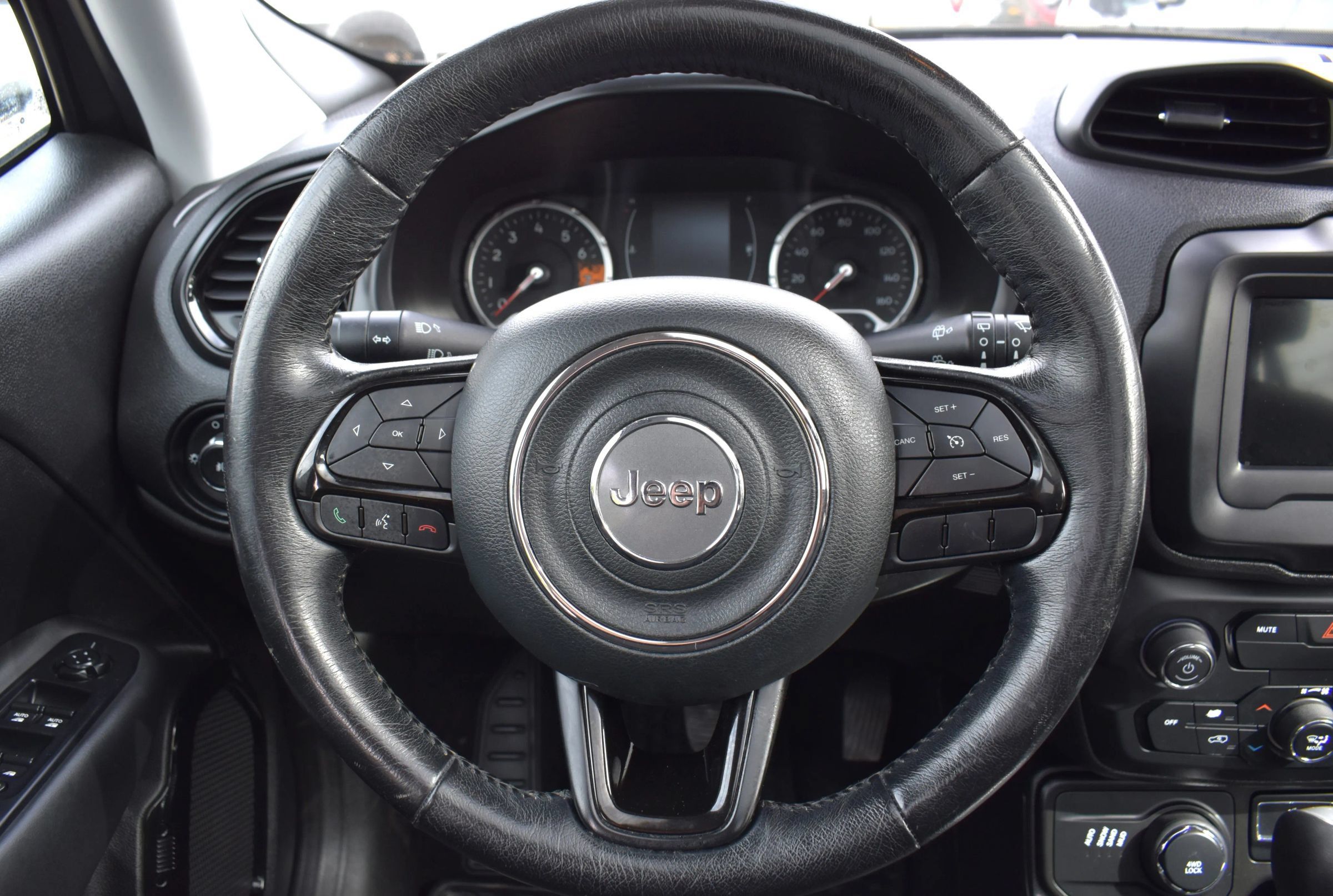 Used 2018 Jeep Renegade Altitude AWD/4WD image 15