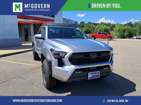 Used 2025 Toyota Tacoma TRD Off-Road AWD/4WD image 7