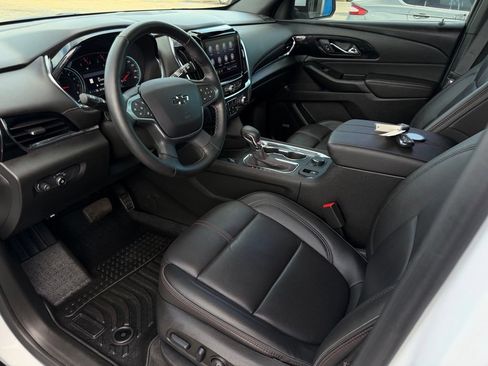 Used 2023 Chevrolet Traverse RS AWD/4WD image 11