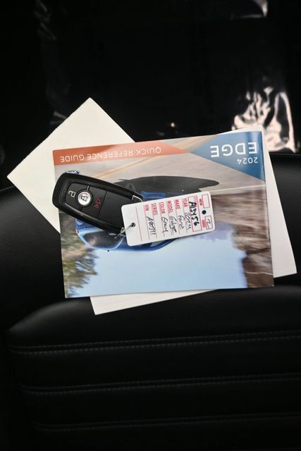 Used 2024 Ford Edge SEL AWD/4WD image 10