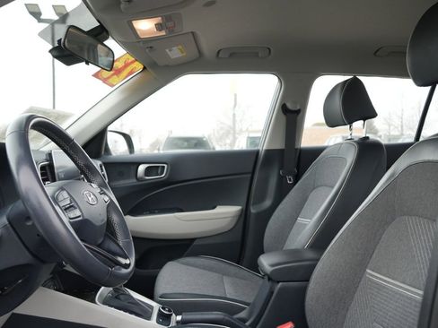 Certified 2023 Hyundai Venue Limited w/ Cargo Package image 22