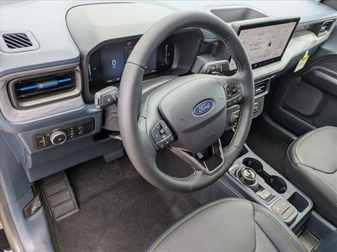 New 2025 Ford Maverick Lobo image 9