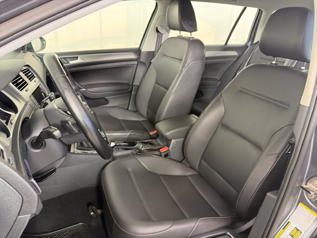 Used 2015 Volkswagen Golf TDI S FWD image 11