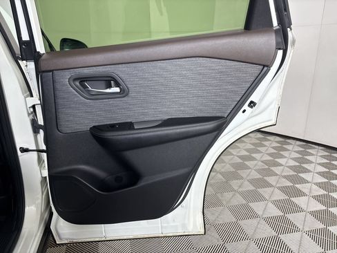 Used 2023 Nissan Rogue SV FWD image 23