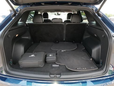 Used 2023 Volkswagen Atlas Cross Sport SE AWD/4WD image 18