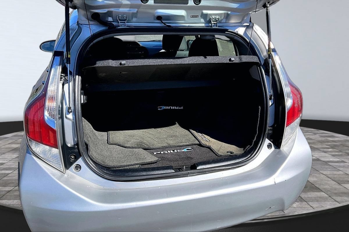 Used 2015 Toyota Prius C Three FWD image 39