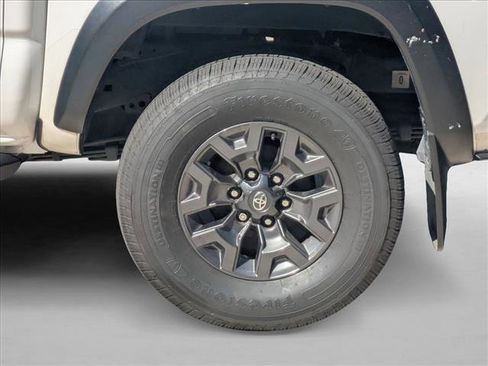 Used 2021 Toyota Tacoma SR5 w/ Trail Edition image 16