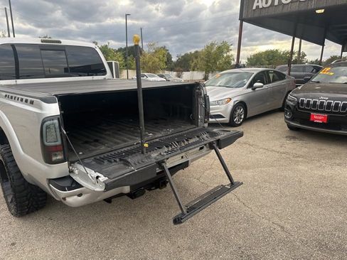 Used 2013 Ford F250 Platinum w/ FX4 Off Road Pkg image 19