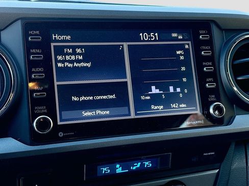 Used 2022 Toyota Tacoma TRD Sport w/ Technology Package image 15