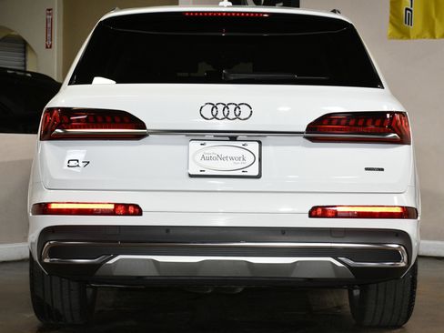 Used 2023 Audi Q7 3.0T Prestige w/ Prestige Package image 2