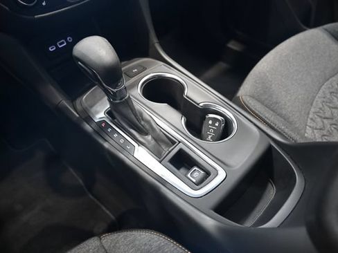 Used 2024 Chevrolet Equinox LT FWD image 18