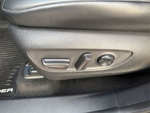 Certified 2022 Toyota Highlander XLE image 27