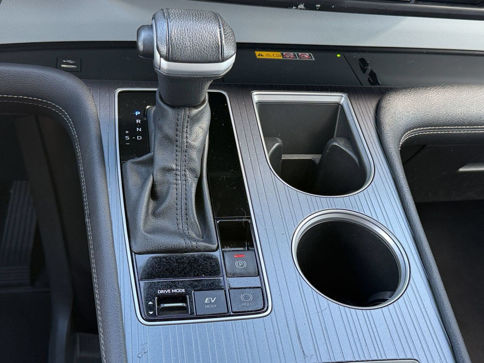 Used 2025 Toyota Sienna XLE FWD image 19